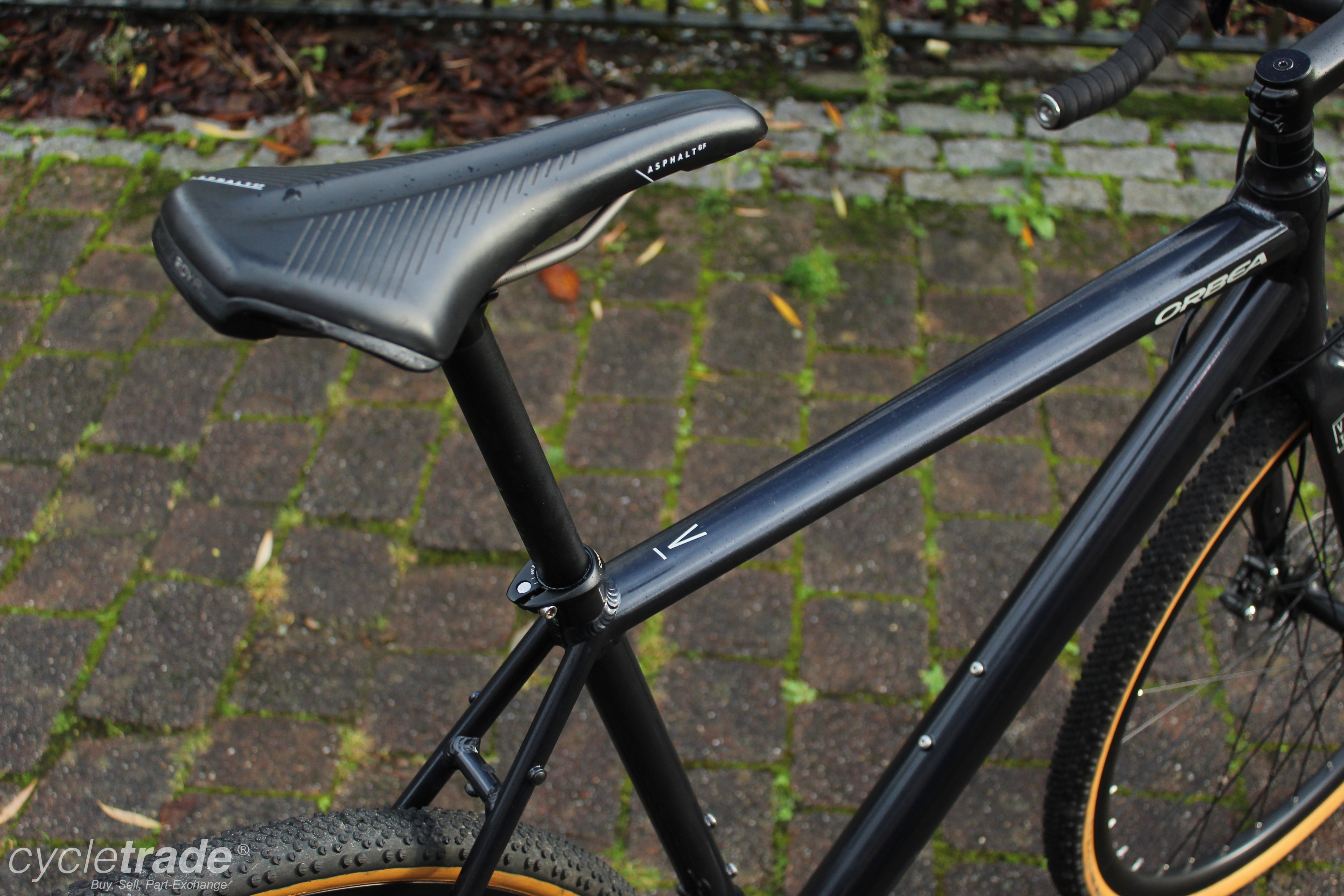 Gravel Bike - Orbea Vector Medium Tiagra Hydraulic 10 Speed