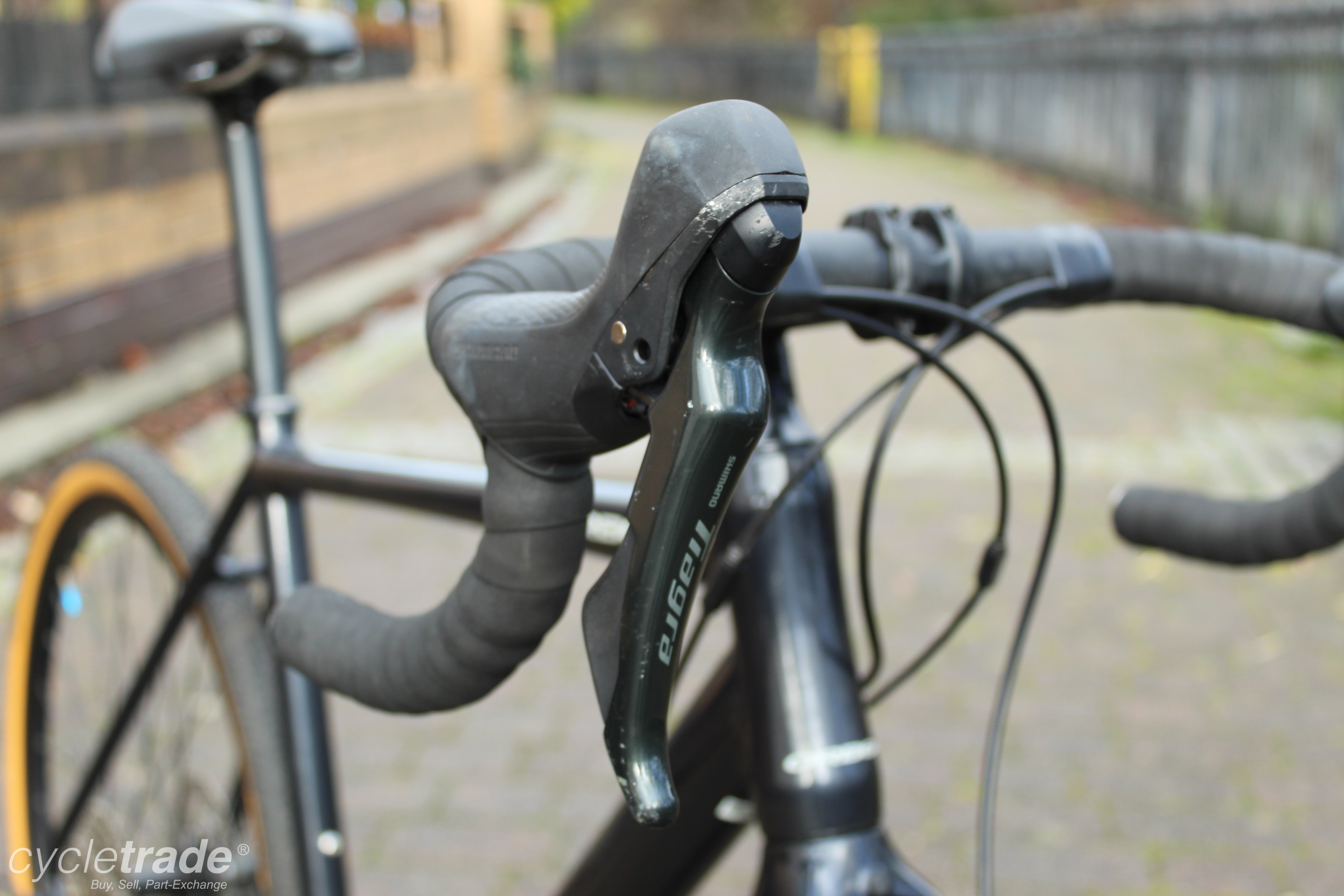 Gravel Bike - Orbea Vector Medium Tiagra Hydraulic 10 Speed