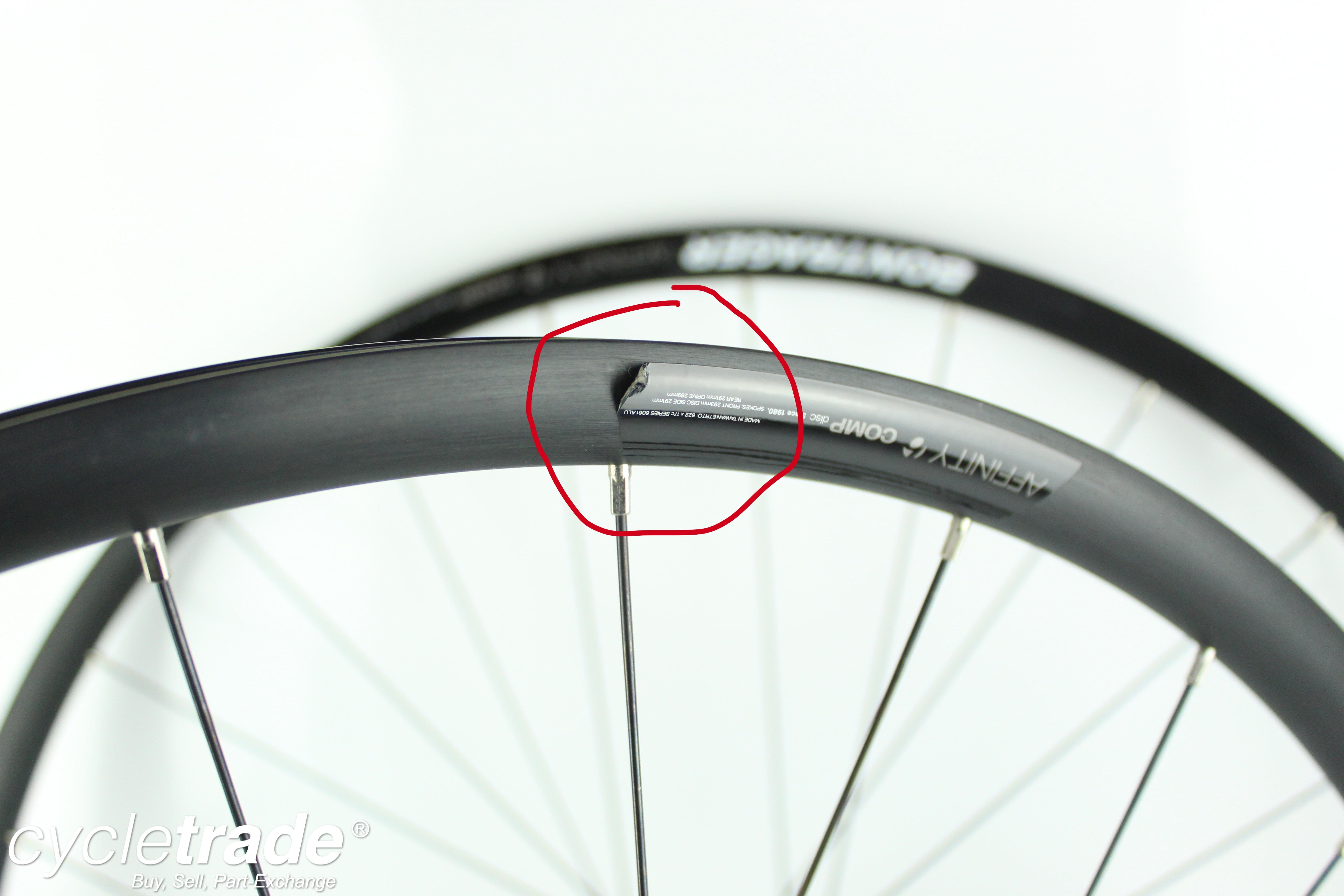 700c Road Disc Wheelset- Bontrager Affinity Comp 11 Speed Thru Axle Centre Lock