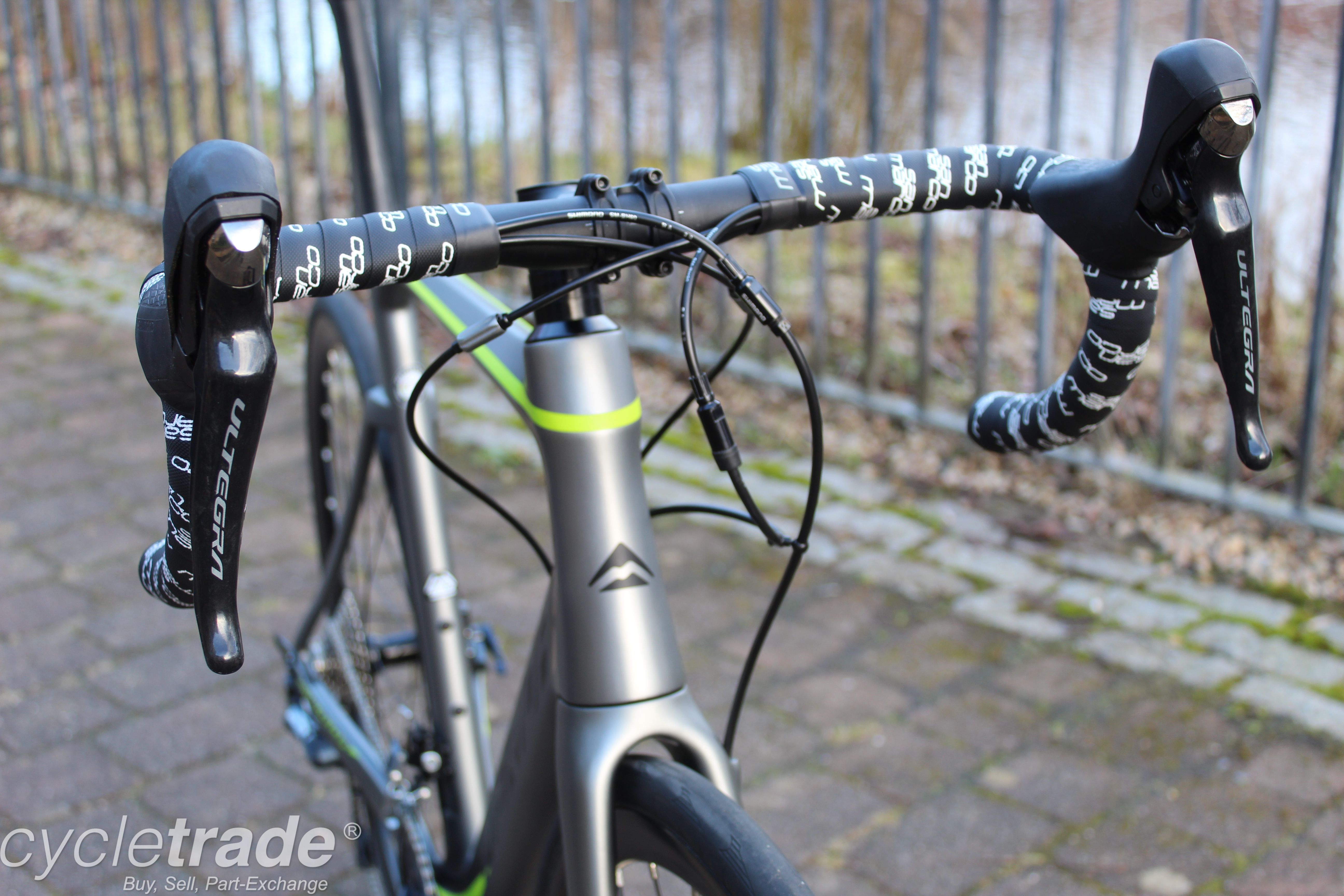 2019 Road Carbon Merida Reacto 5000 M/L Ultegra Hydraulic Disc - Lightly used