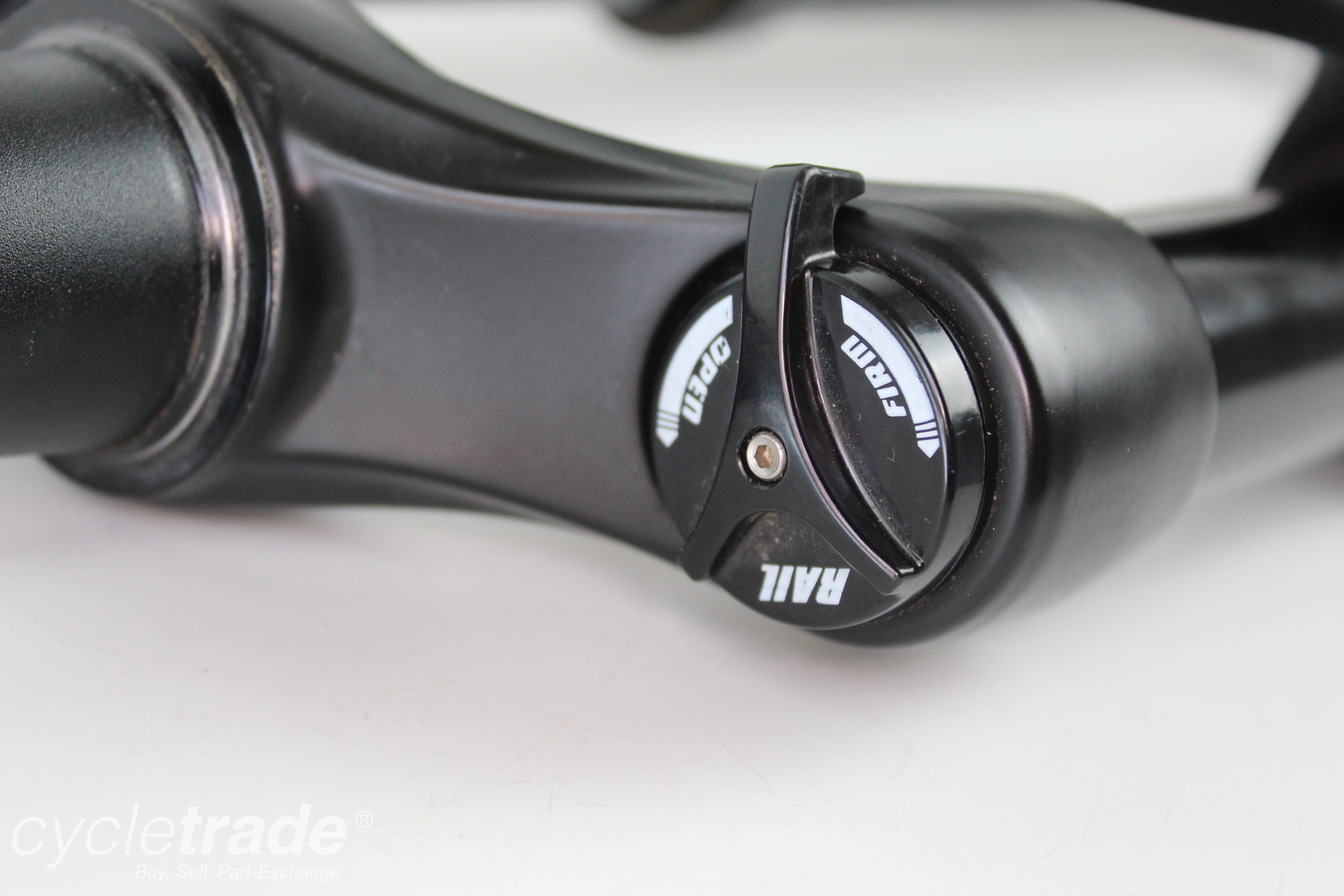 MTB Boost Fork - Marzocchi Bomber Z2 29"/27.5"+ THRU - Grade B