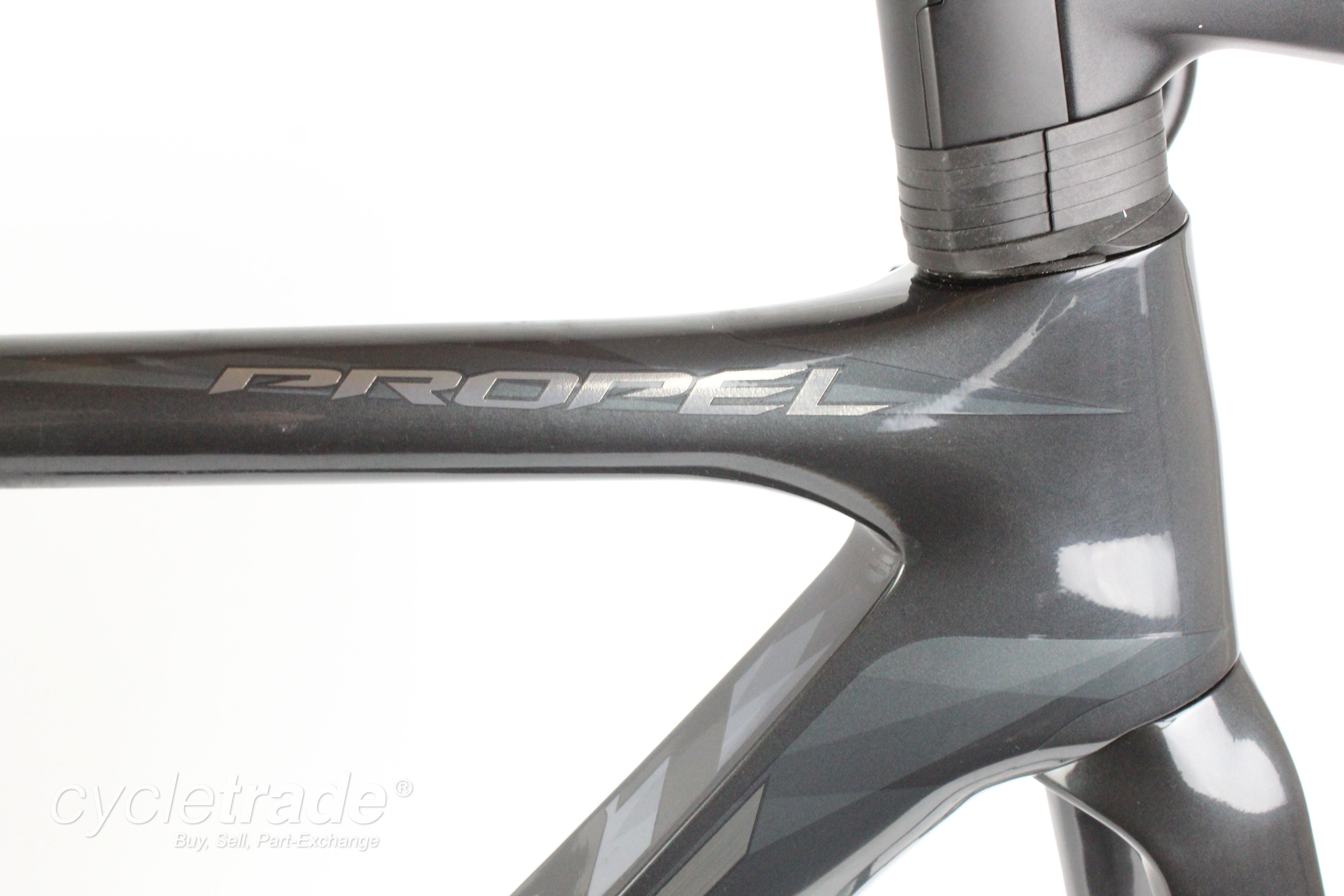Giant Propel Advanced 1 Disc 2019 Frameset, Bars, Stem and Seatpost - Small
