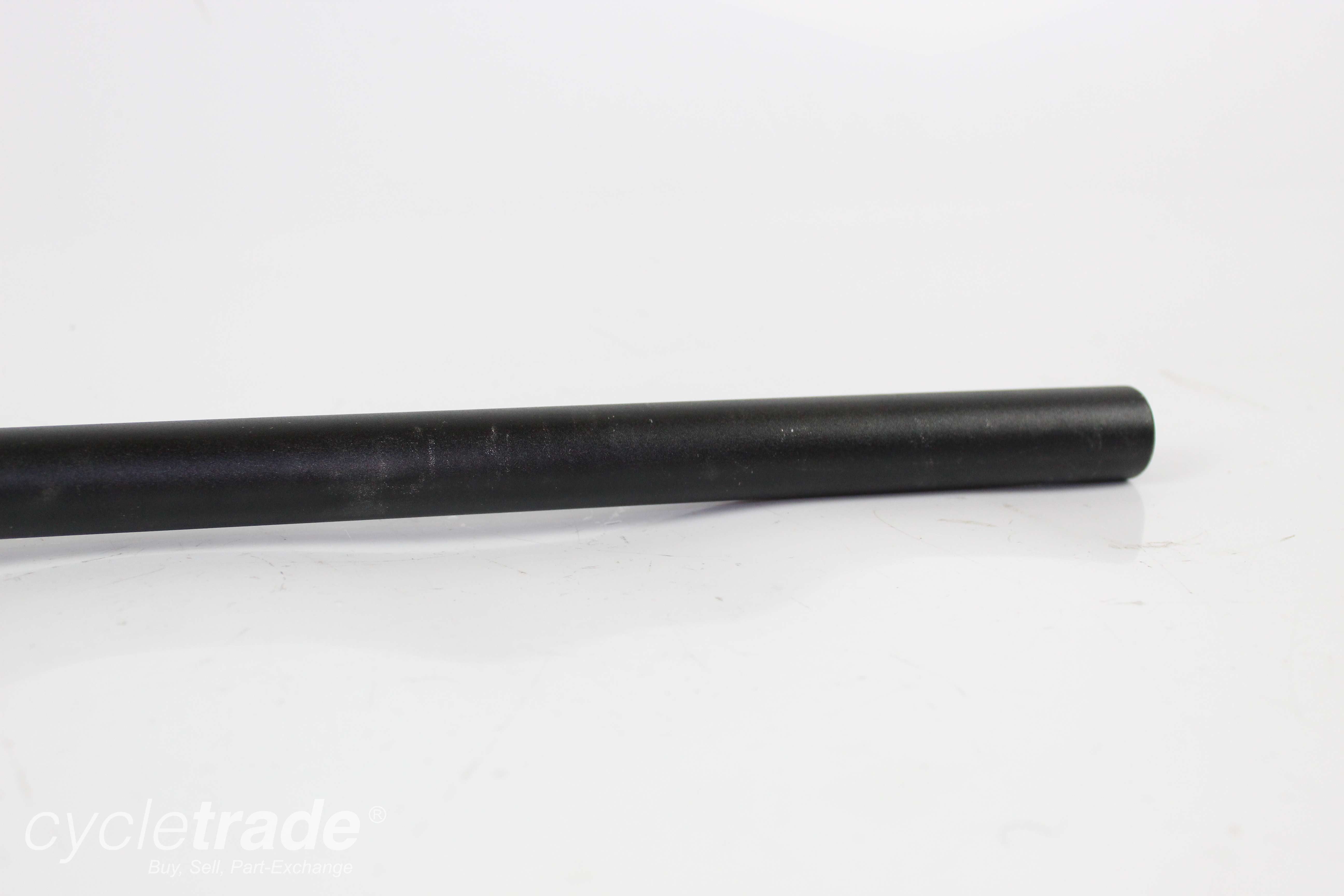 Flat Handlebars - Genesis 740x31.8mm Black - Grade B