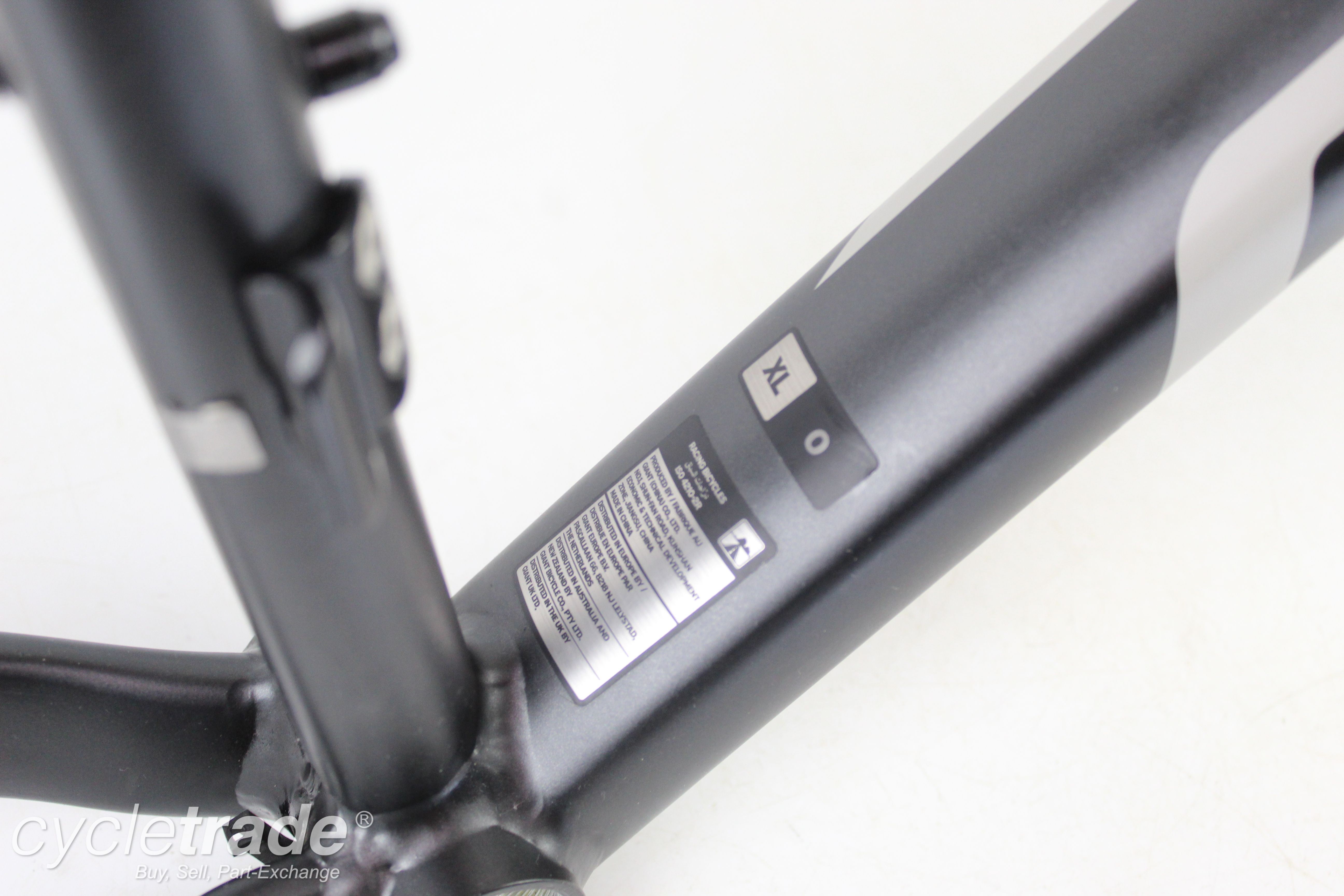 700c CX/Gravel Disc Frameset - Giant Revolt 0 (XL) - Grade A