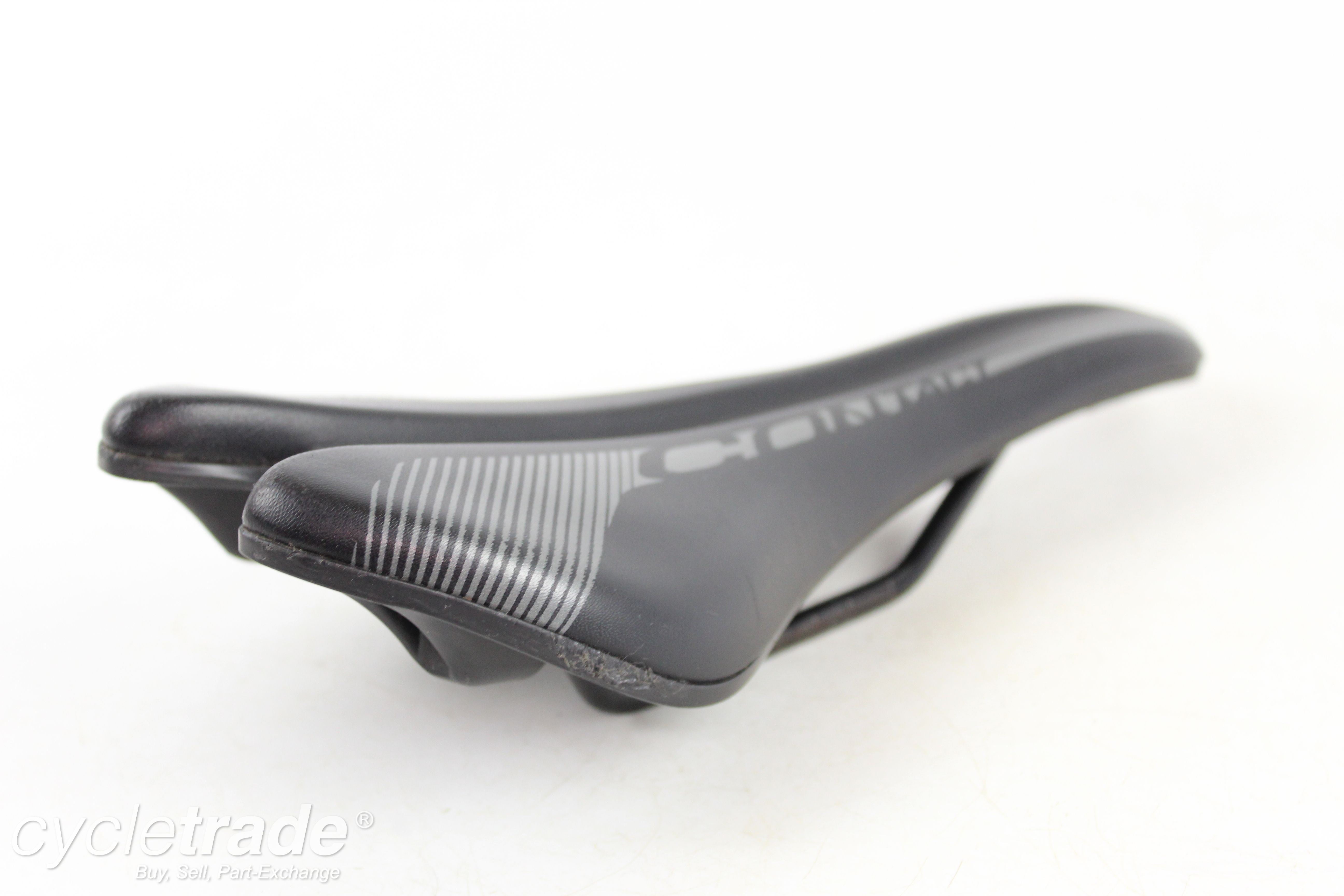 Road Saddle - Giant Contact Forward - Grade B