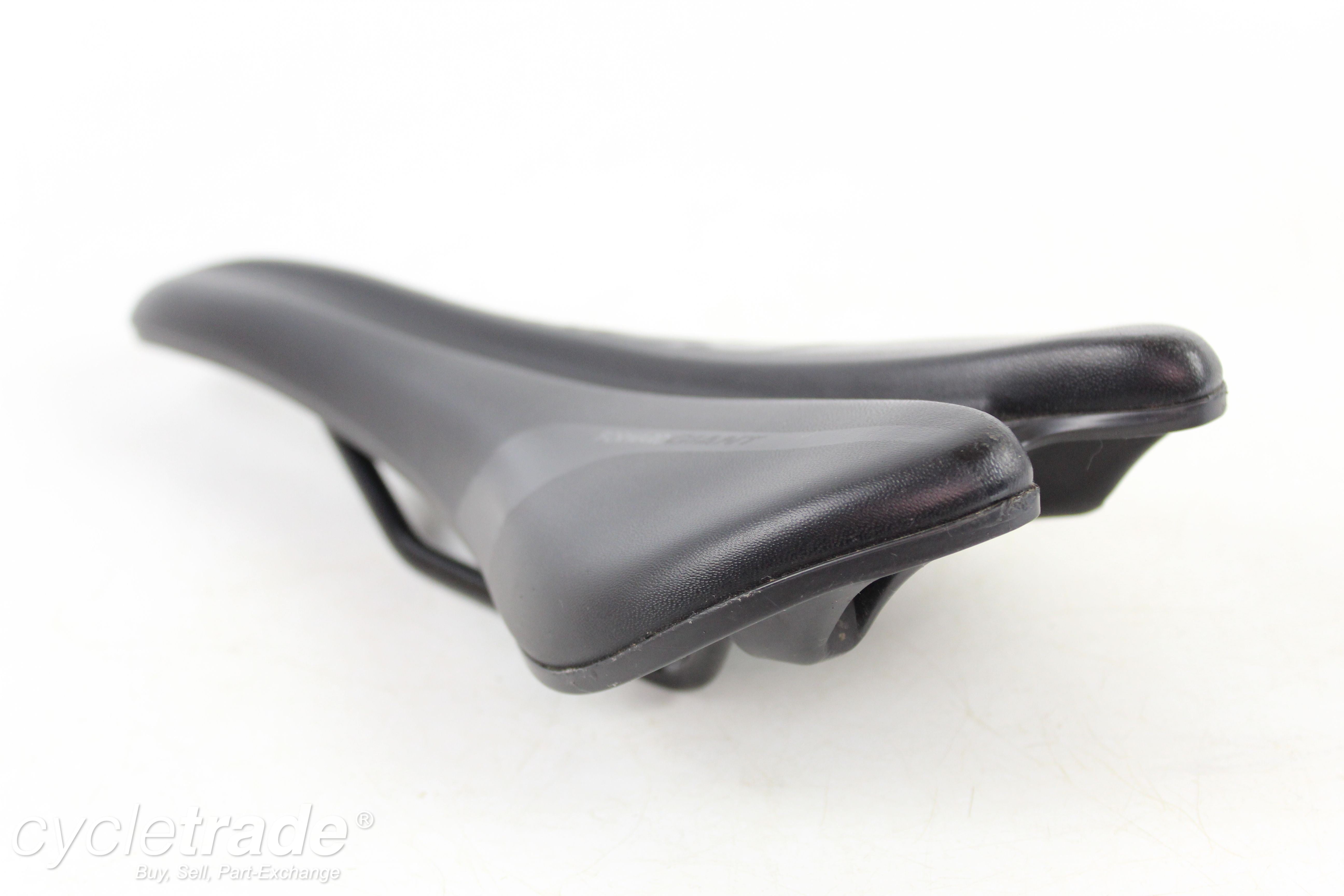 Road Saddle - Giant Contact Forward - Grade B