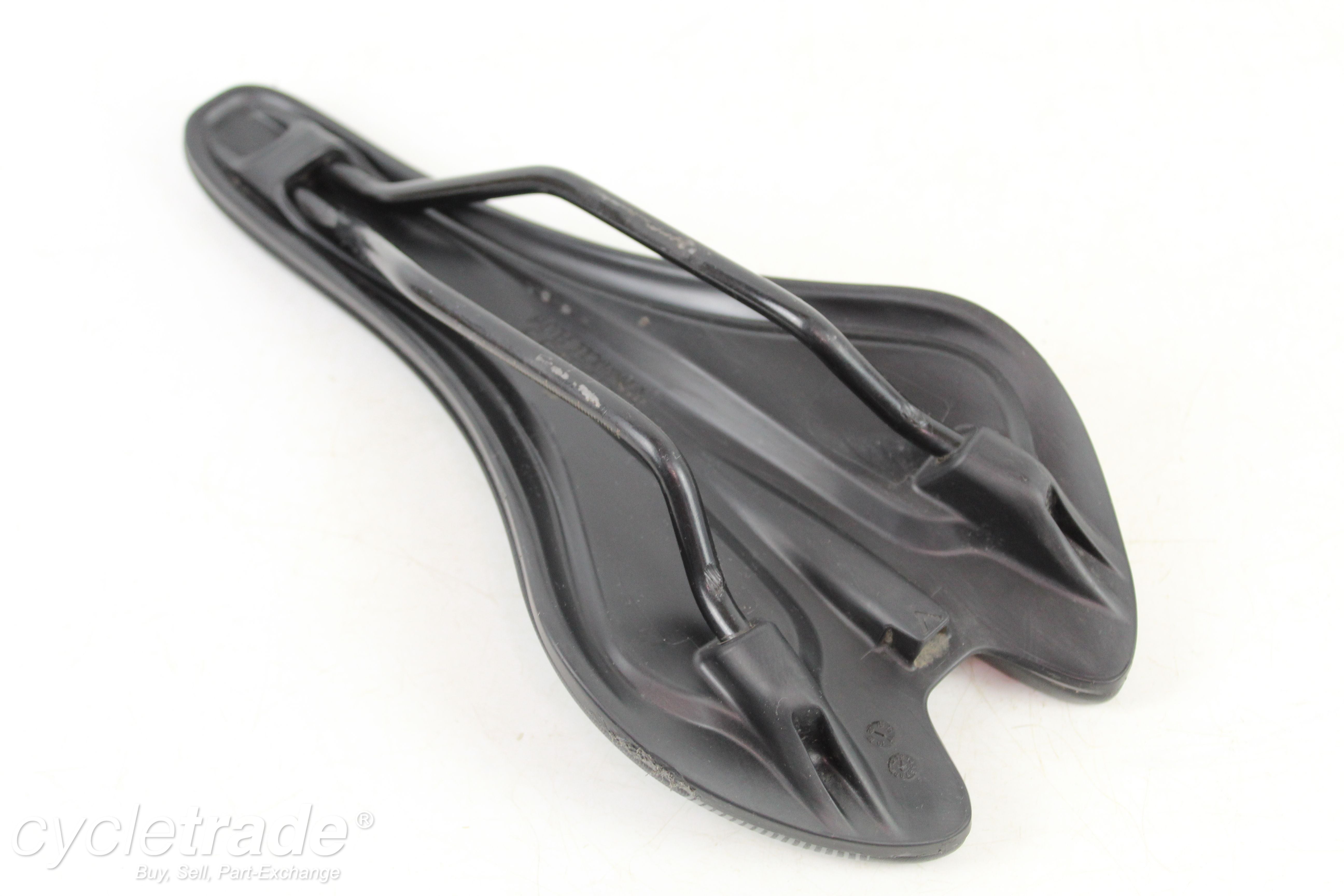 Road Saddle - Giant Contact Forward - Grade B